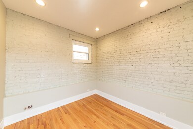 1122 W Addison St unit GDN, Chicago, IL 60613 - photo 7