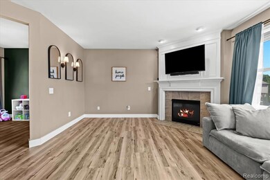 1032 Tudor Ln