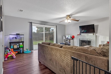 1029 N Gowdy St, Visalia, CA 93292 - photo 5