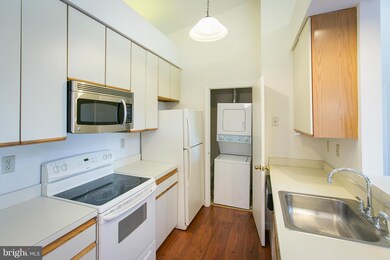 13708 Modrad Way unit 7-41, Silver Spring, MD 20904 - photo 3