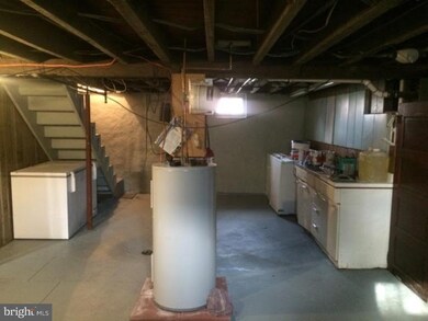 1104 Elizabeth Ave, Reading, PA 19605 - photo 7