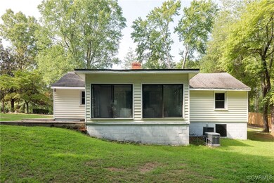 This property built in 1960 and is conveniently lo