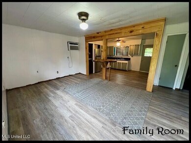 404 CR 204 - FAM ROOM