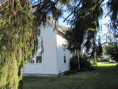 1523 W High St, Davenport, IA 52804 - photo 3