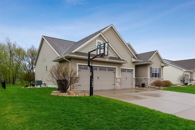 4903 Hay Field Ct SW, Cedar Rapids, IA 52404 - photo 2