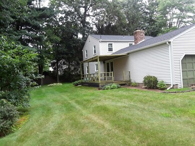 16 Red Oaks Cir, Feeding Hills, MA 01030 - photo 2