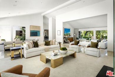 811 N Hillcrest Rd, Beverly Hills, CA 90210 - photo 6