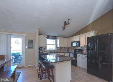 104 Penns Grant Dr, Morrisville, PA 19067 - photo 2