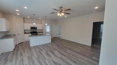 897 Chase Ave, Cleburne, TX 76031 - photo 2