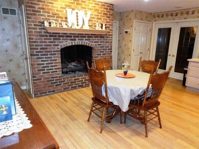 2545 California St, Columbus, IN 47201 - photo 7