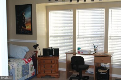 12448 Selkirk Cir, Bristow, VA 20136 - photo 7