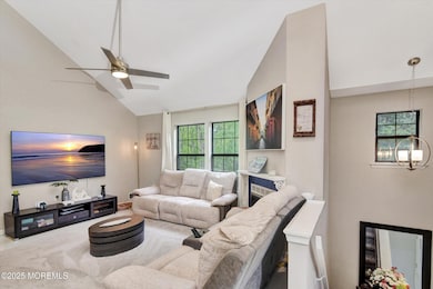 06-Living Room-new