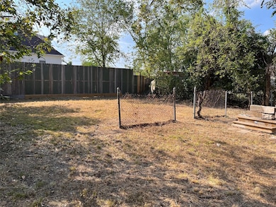 2007 Stevens St, Houston, TX 77026 - photo 5