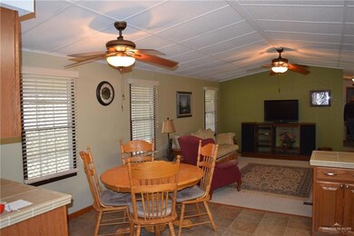 424 Northcutt Dr, Alamo, TX 78516 - photo 4