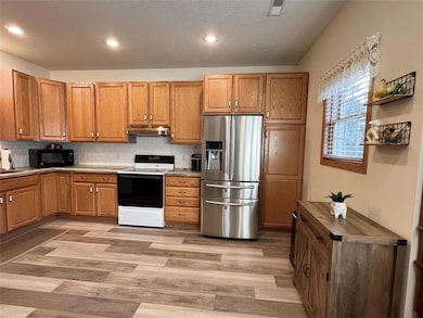 8 Chancery Ct, Newton, IA 50208 - photo 3