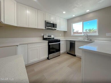 2822 Springfield Place, Lancaster, CA 93536 - photo 5