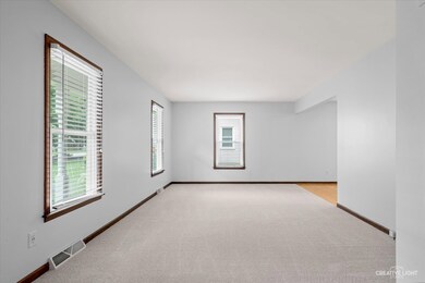 1051 Cardinal Ct, Batavia, IL 60510 - photo 2