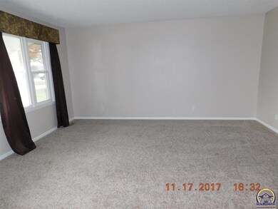 1826 SW 36th Terrace, Topeka, KS 66611 - photo 3