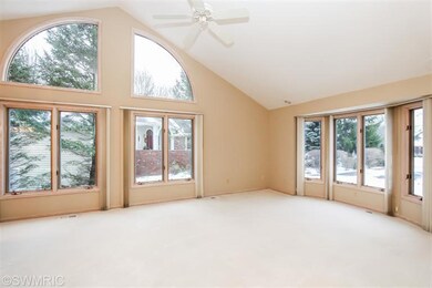 2121 N Quail Crest Ct SE, Grand Rapids, MI 49546 - photo 2