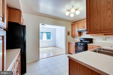 1668 Parkcrest Cir unit 3C/301, Reston, VA 20190 - photo 6
