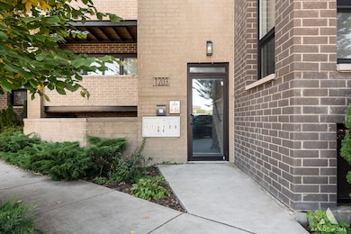 1203 W Superior St unit 3C, Chicago, IL 60642 - photo 3