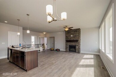 9812 Marnewood Dr, Johnston, IA 50131 - photo 3