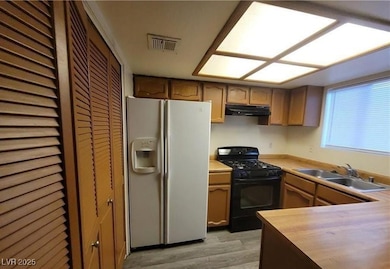 854 Stainglass Ln, Las Vegas, NV 89110 - photo 5