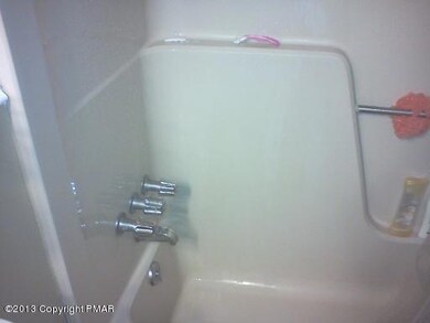 597 Stony Hollow Cir, Tobyhanna, PA 18466 - photo 3