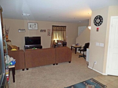 Living and Foyer (8)