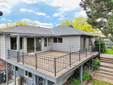 412 Lloyd Ave, Maupin, OR 97037 - photo 4