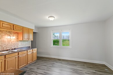 17214 Peach Grove Ln, Hazel Crest, IL 60429 - photo 6