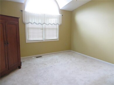 Master Suite w/ Vaulted Ceiling and Huge Walk-in C
