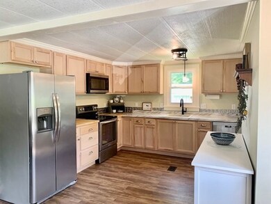 239 Ayer Rd unit 101, Littleton, MA 01460 - photo 2