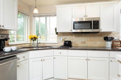 61130 Brookhollow Dr, Bend, OR 97702 - photo 5