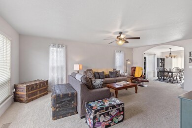 1115 SE Allenwood Dr, Grants Pass, OR 97527 - photo 4