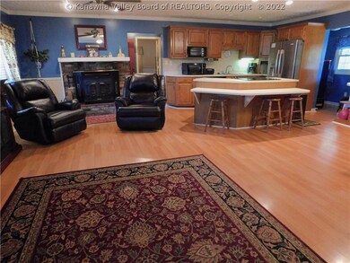 239 Hamon Dr, Scott Depot, WV 25560 - photo 2