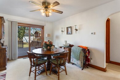 05_806-N-Elm_2_Dining-Room_Print