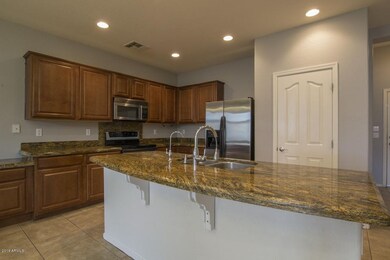 1233 E Apricot Ln, Gilbert, AZ 85298 - photo 4
