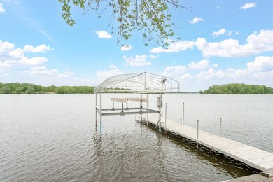 Private pier included