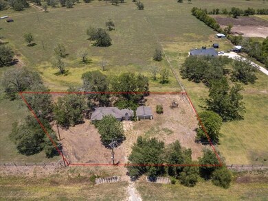 Aerial view of home/land