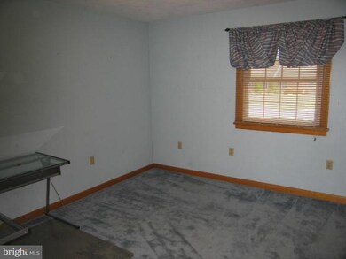 4696 Heckman Dr, Saint Thomas, PA 17252 - photo 7