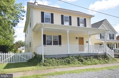 335 Brown St, Strasburg, VA 22657 - photo 2
