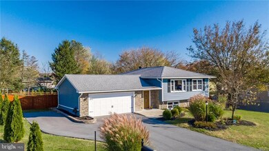 1216 Shadow Oaks Ln, Slatington, PA 18080 - photo 2