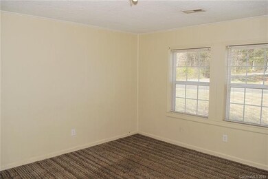 1210 Mclaughlin St, Statesville, NC 28677 - photo 6