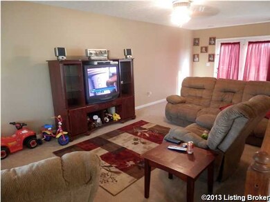 571 Forest Ridge Dr, Mount Washington, KY 40047 - photo 3