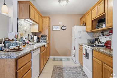 1549 Legend Trail Dr unit A, Lawrence, KS 66047 - photo 6