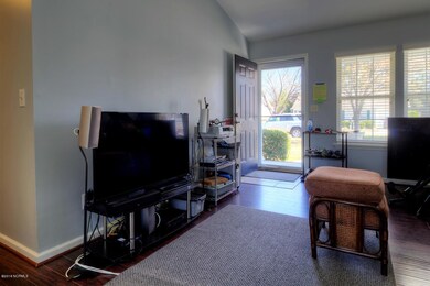 5624 Chilmark Ct-large-004-4-Living Room