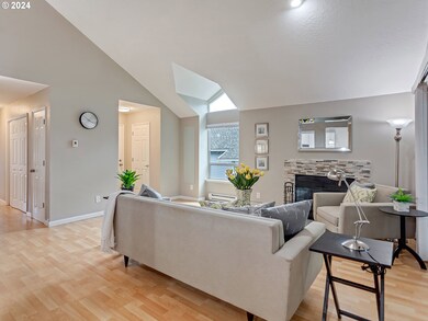 Living Room/Entrance