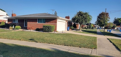 11357 Geoffry Dr, Warren, MI 48093 - photo 3