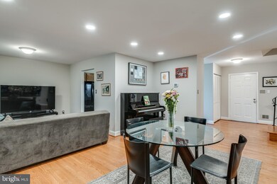 2333 Rosedown Dr, Reston, VA 20191 - photo 5